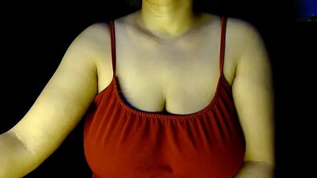 Snapshot of janifer001 chatting on 03-06-26, 12:29 janifer001 online show from 03-06-26, 12:29