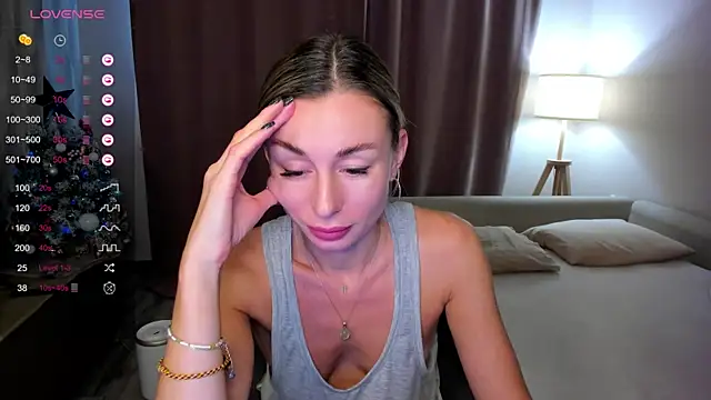 Snapshot of DannaEvan chatting on 01-05-25, 08:11 DannaEvan online show from 01-05-25, 08:11