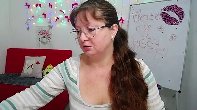 Snapshot of VanessaHotts chatting on 05-02-26, 05:01 VanessaHotts online show from 05-02-26, 05:01