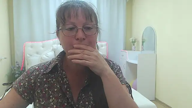 Snapshot of VanessaHotts chatting on 07-07-26, 06:58 VanessaHotts online show from 07-07-26, 06:58