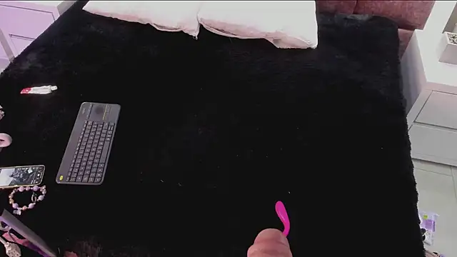 JulietaAlves online show from 03-18-25, 10:57