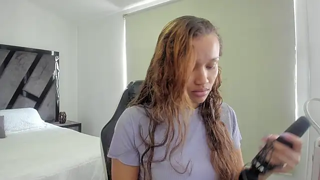 AnnieAndStefan online show from 06-08-26, 02:39