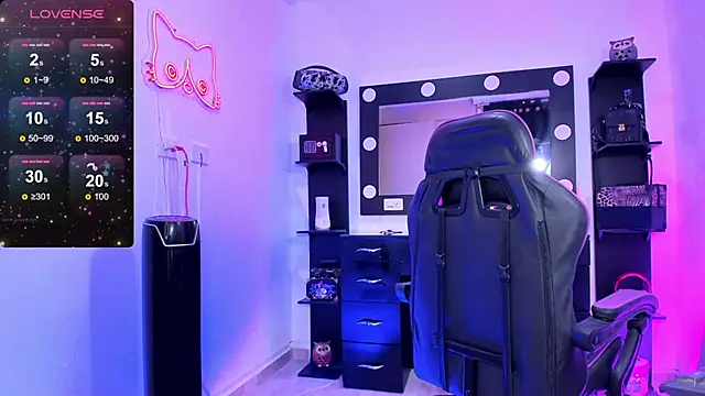 miss kitty online show from 10-11-25, 12:43