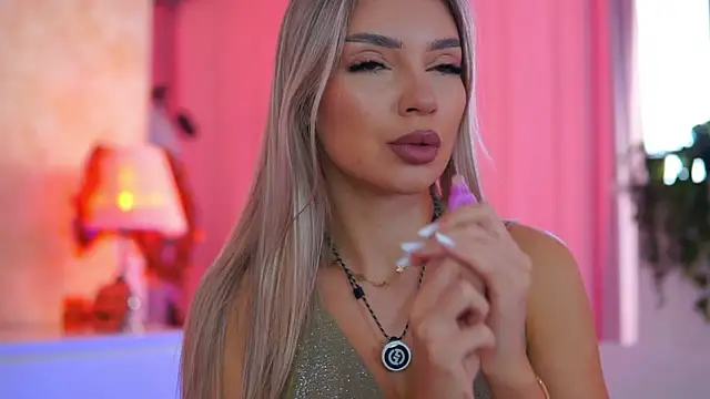 Snapshot of ArtTeasee chatting on 11-03-25, 09:32 ArtTeasee online show from 11-03-25, 09:32