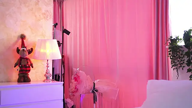 Snapshot of ArtTeasee chatting on 12-19-25, 09:27 ArtTeasee online show from 12-19-25, 09:27