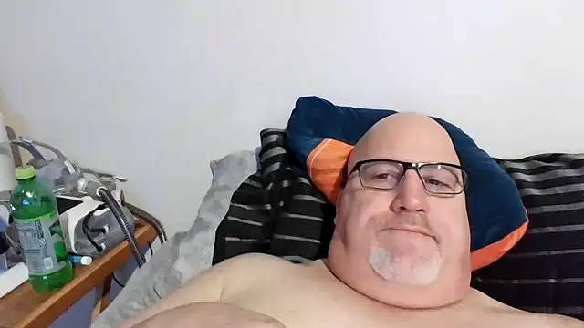 Snapshot of Bigbear0563 chatting on 01-17-25, 03:43 Bigbear0563 online show from 01-17-25, 03:43