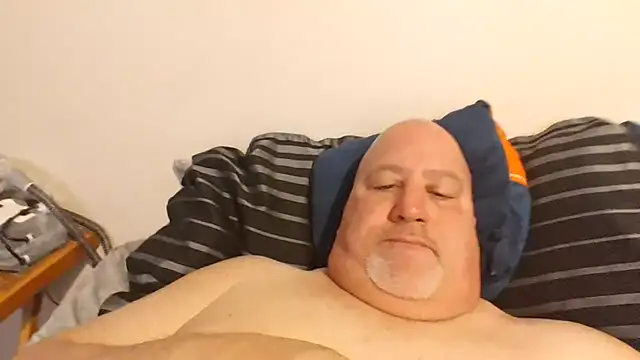 Snapshot of Bigbear0563 chatting on 01-26-25, 06:06 Bigbear0563 online show from 01-26-25, 06:06