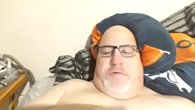 Snapshot of Bigbear0563 chatting on 02-08-25, 03:42 Bigbear0563 online show from 02-08-25, 03:42