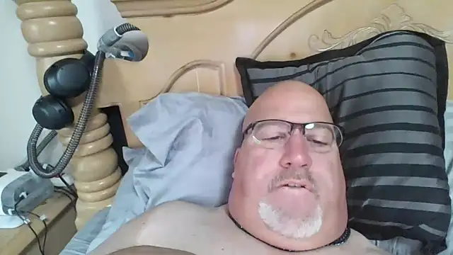 Snapshot of Bigbear0563 chatting on 10-23-25, 02:27 Bigbear0563 online show from 10-23-25, 02:27