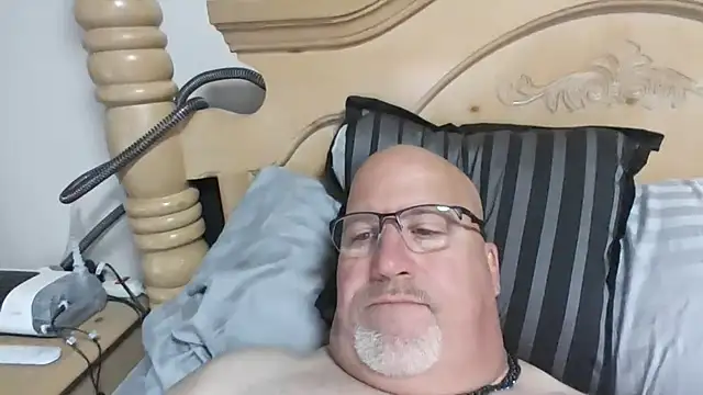 Snapshot of Bigbear0563 chatting on 10-28-25, 03:36 Bigbear0563 online show from 10-28-25, 03:36