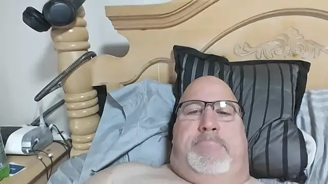 Snapshot of Bigbear0563 chatting on 12-02-25, 05:52 Bigbear0563 online show from 12-02-25, 05:52