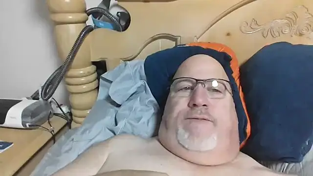 Snapshot of Bigbear0563 chatting on 02-02-26, 03:44 Bigbear0563 online show from 02-02-26, 03:44