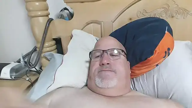 Snapshot of Bigbear0563 chatting on 03-16-26, 03:27 Bigbear0563 online show from 03-16-26, 03:27