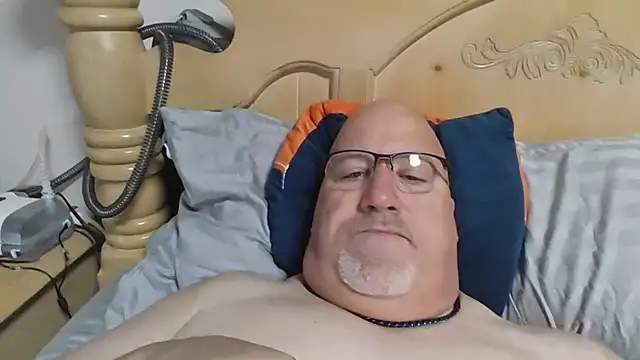 Snapshot of Bigbear0563 chatting on 04-02-26, 02:04 Bigbear0563 online show from 04-02-26, 02:04