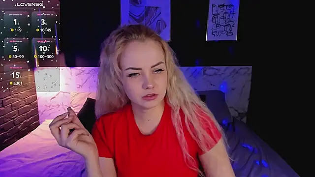 Snapshot of StephanieSweety chatting on 12-19-25, 05:53 StephanieSweety online show from 12-19-25, 05:53