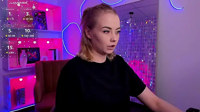 Snapshot of StephanieSweety chatting on 02-13-26, 05:31 StephanieSweety online show from 02-13-26, 05:31