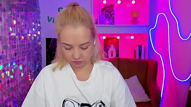StephanieSweety online show from 08-08-26, 06:43