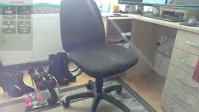 Snapshot of SissyLunaCD chatting on 03-20-25, 03:25 SissyLunaCD online show from 03-20-25, 03:25