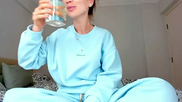 Miya Nika online show from 01-31-25, 02:04