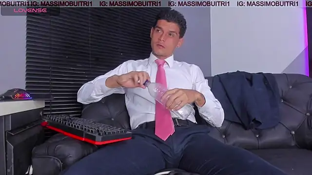 Snapshot of massimo_g chatting on 04-13-26, 12:49 massimo g online show from 04-13-26, 12:49
