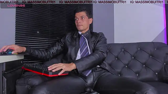 Snapshot of massimo_g chatting on 04-15-26, 11:49 massimo g online show from 04-15-26, 11:49
