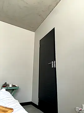 BedroomBullyX5 online show from 10-27-25, 08:29