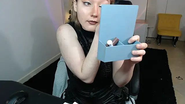 Crystal-dreamt online show from 12-03-25, 10:02