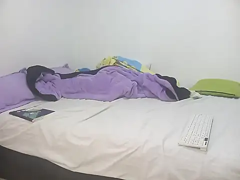 Snapshot of danidiazto2023 chatting on 02-13-25, 08:03 danidiazto2023 online show from 02-13-25, 08:03