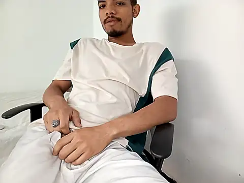 Snapshot of danidiazto2023 chatting on 03-02-25, 03:48 danidiazto2023 online show from 03-02-25, 03:48