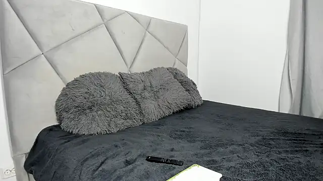 Snapshot of BlueEyesLexy chatting on 12-14-25, 08:52 BlueEyesLexy online show from 12-14-25, 08:52