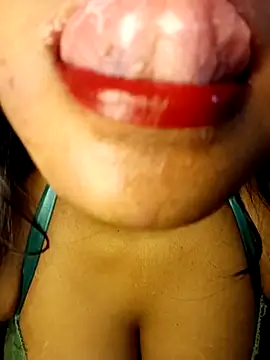 Hotlisa online show from 11-26-25, 05:08