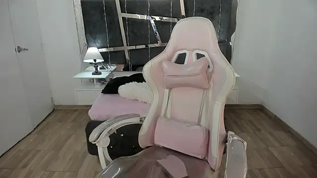 Snapshot of victoria_rosse520 chatting on 03-09-25, 08:31 victoria rosse520 online show from 03-09-25, 08:31