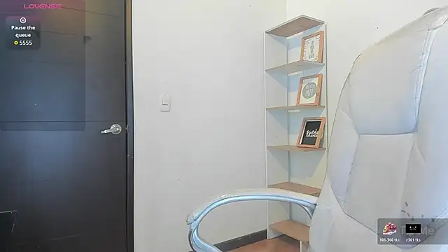 Snapshot of victoria_rosse520 chatting on 10-26-25, 12:55 victoria rosse520 online show from 10-26-25, 12:55