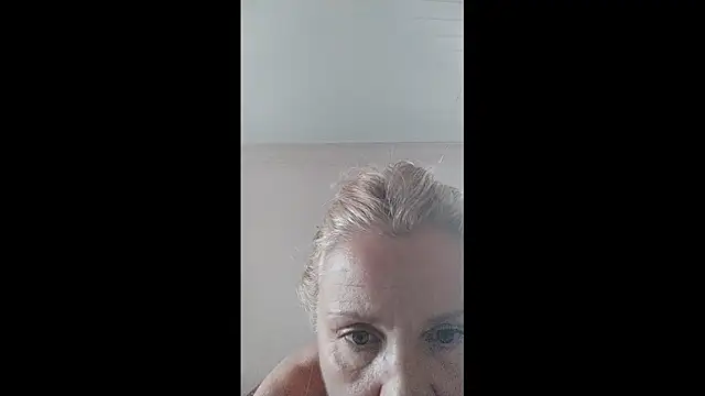 Alicia Sage online show from 10-17-25, 06:49