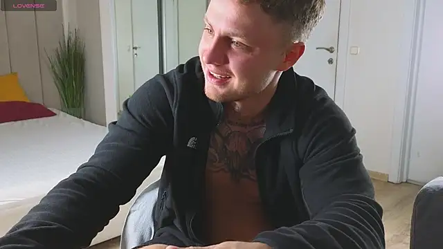 Snapshot of more__than__love chatting on 01-10-26, 05:42 more than love online show from 01-10-26, 05:42