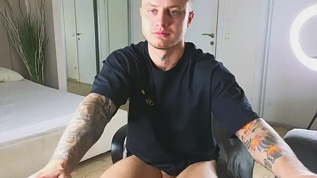 Snapshot of more__than__love chatting on 01-14-26, 05:57 more than love online show from 01-14-26, 05:57