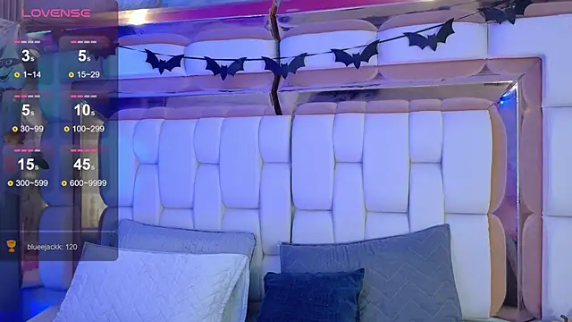 Snapshot of valkiria_moore chatting on 10-22-25, 07:57 valkiria moore online show from 10-22-25, 07:57