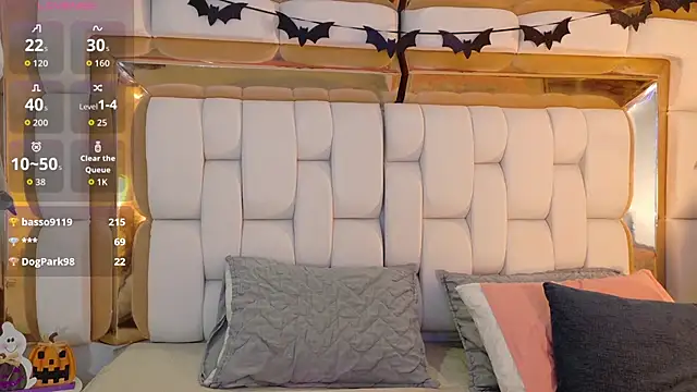 Snapshot of valkiria_moore chatting on 10-27-25, 08:13 valkiria moore online show from 10-27-25, 08:13