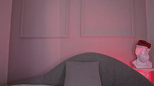 Snapshot of Paulah_x chatting on 12-22-25, 08:39 Paulah x online show from 12-22-25, 08:39