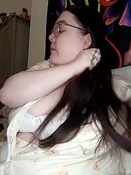 Sexycurvyemilyy online show from 03-15-26, 09:10