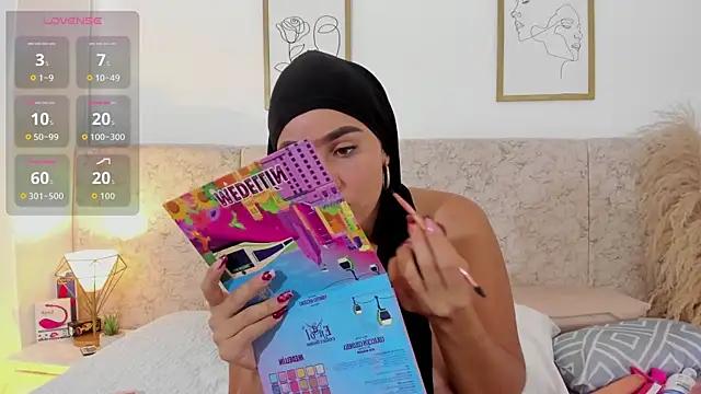 Snapshot of abby_gibson chatting on 10-25-25, 06:46 abby gibson online show from 10-25-25, 06:46