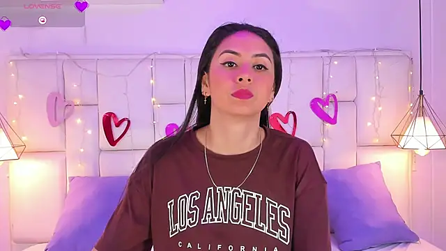 Snapshot of SarahSophia_ chatting on 02-13-25, 11:39 SarahSophia online show from 02-13-25, 11:39