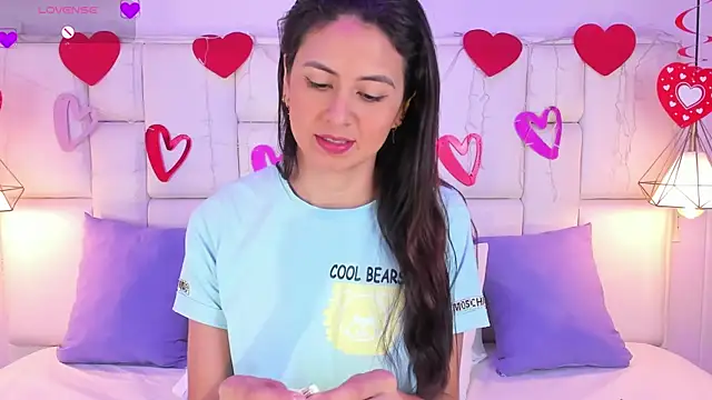 Snapshot of SarahSophia_ chatting on 02-24-25, 11:32 SarahSophia online show from 02-24-25, 11:32