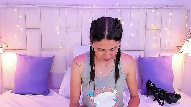 Snapshot of SarahSophia_ chatting on 03-14-25, 05:46 SarahSophia online show from 03-14-25, 05:46