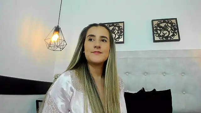 Snapshot of Hanna86 chatting on 01-14-25, 01:26 Hanna86 online show from 01-14-25, 01:26