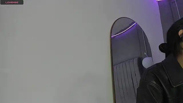 AmyOlimpo online show from 02-15-25, 01:10