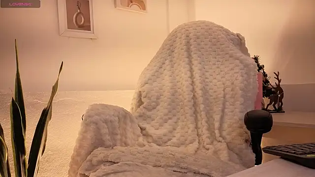 Snapshot of NebetColin chatting on 01-05-26, 07:28 NebetColin online show from 01-05-26, 07:28