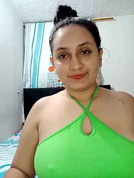 Snapshot of Angeelus2 chatting on 01-03-25, 12:22 Angeelus2 online show from 01-03-25, 12:22