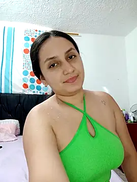 Snapshot of Angeelus2 chatting on 02-07-25, 04:46 Angeelus2 online show from 02-07-25, 04:46