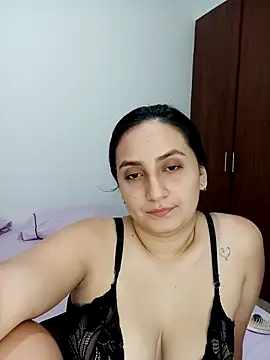 Snapshot of Angeelus2 chatting on 10-10-25, 09:36 Angeelus2 online show from 10-10-25, 09:36